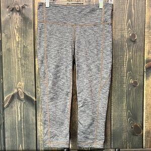 Athleta Cropped Leggings M Grey Brown Threads Super Stretch Workout‎ Athleisure